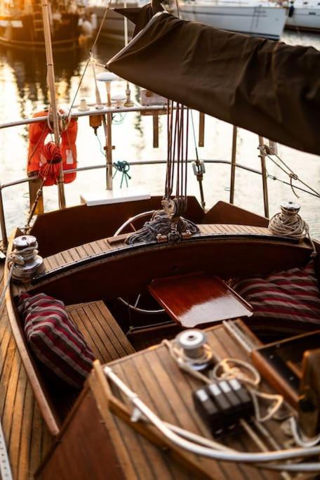 סן מיגל דה אבונה The Captains Locker - 30Ft Yacht מראה חיצוני תמונה