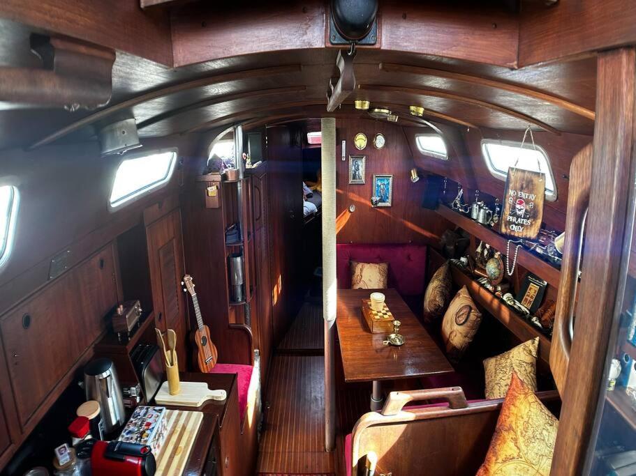 סן מיגל דה אבונה The Captains Locker - 30Ft Yacht מראה חיצוני תמונה