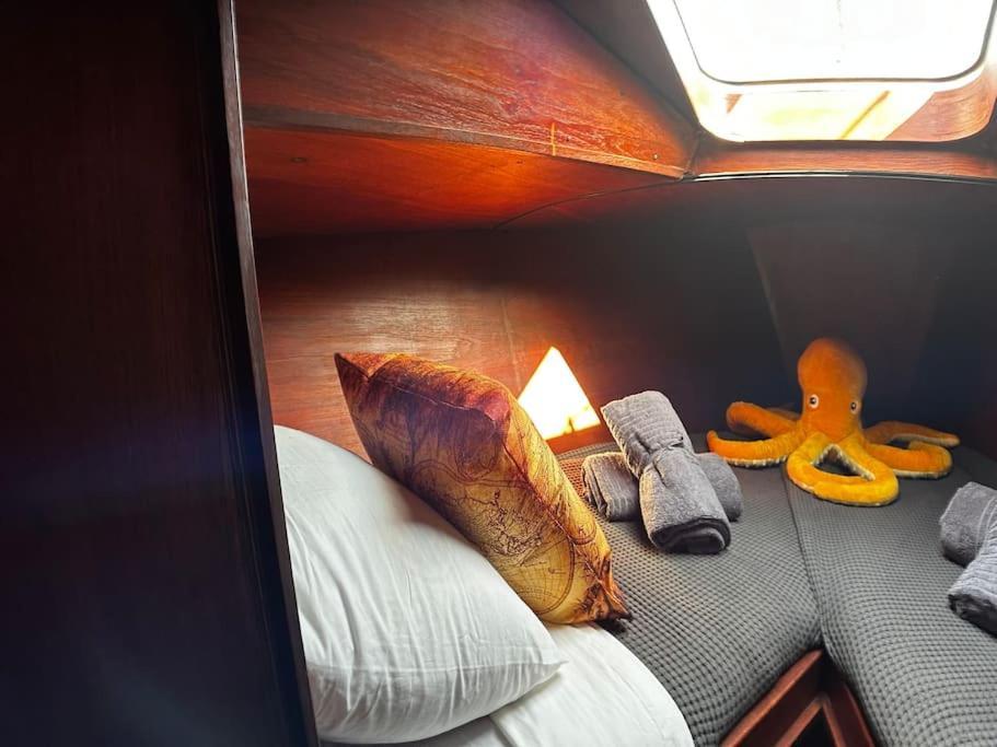 סן מיגל דה אבונה The Captains Locker - 30Ft Yacht מראה חיצוני תמונה